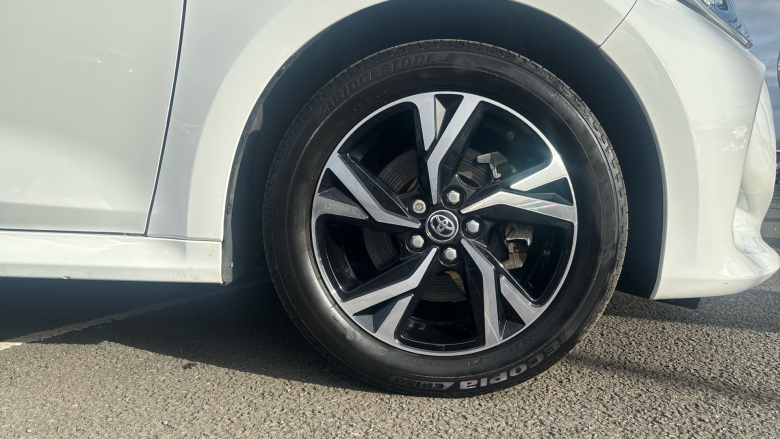 Toyota Yaris 1.5 Hybrid Design 5dr CVT Hybrid Hatchback